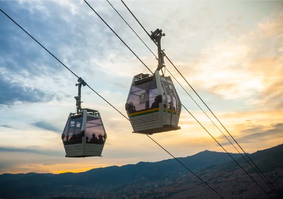 Medellín: Comuna 13, Pueblito Paisa, & Antioquia Museum Tour - Price and value: does $231 make sense for an 8-hour day?