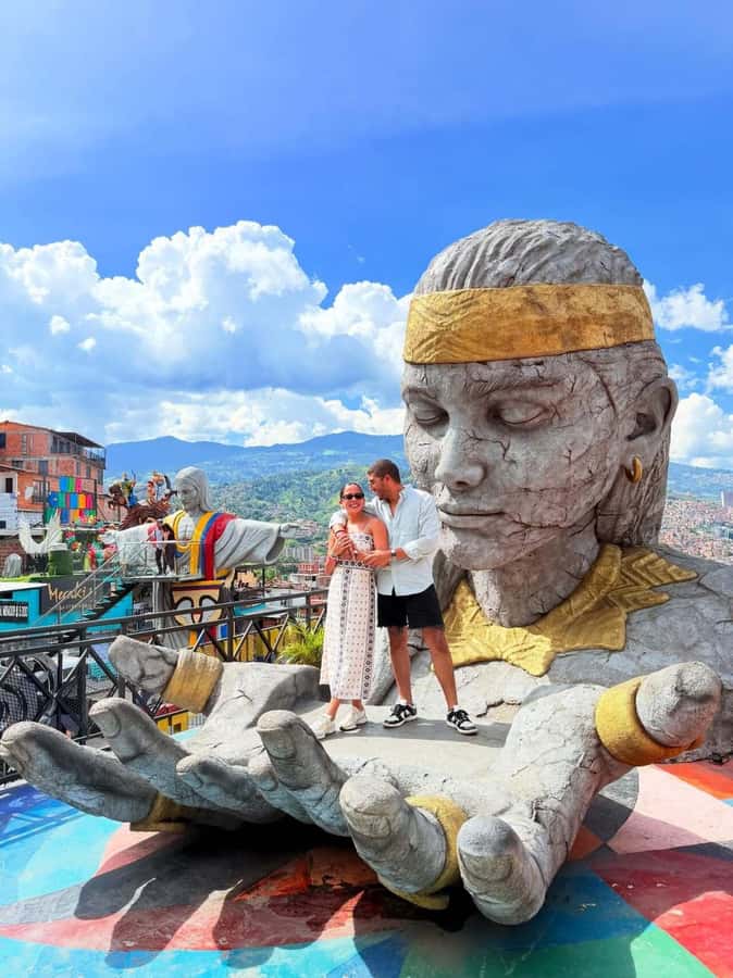 Medellín: Comuna 13 Tour with Snacks And Your Own Graffiti - Key highlights you should care about
