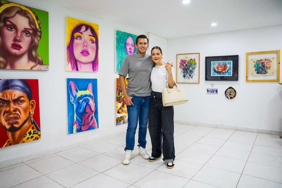 Medellín: Comuna 13 Tour with Snacks And Your Own Graffiti - First 30 minutes: the Comuna 13 guided intro that sets the tone