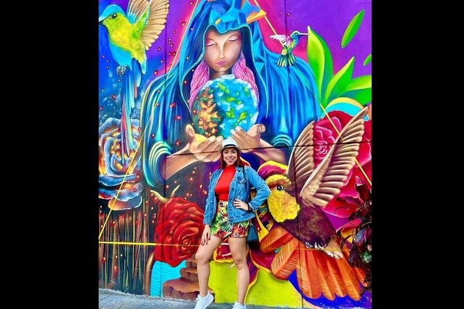 Medellín: Comuna 13 Tour with Spray Painting and ice cream - Not a Pablo Escobar Tour: What You Learn Instead