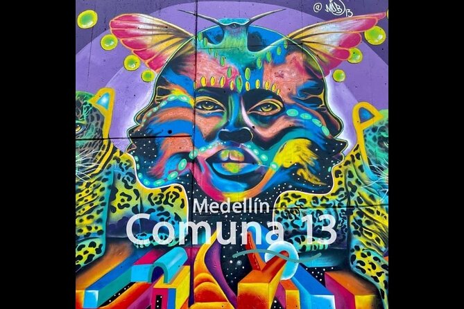 Medellín: Comuna 13 Tour with Spray Painting and ice cream - Cra. 109 #38a-11: Murals, Alleys, and the Viewpoint Where You Paint