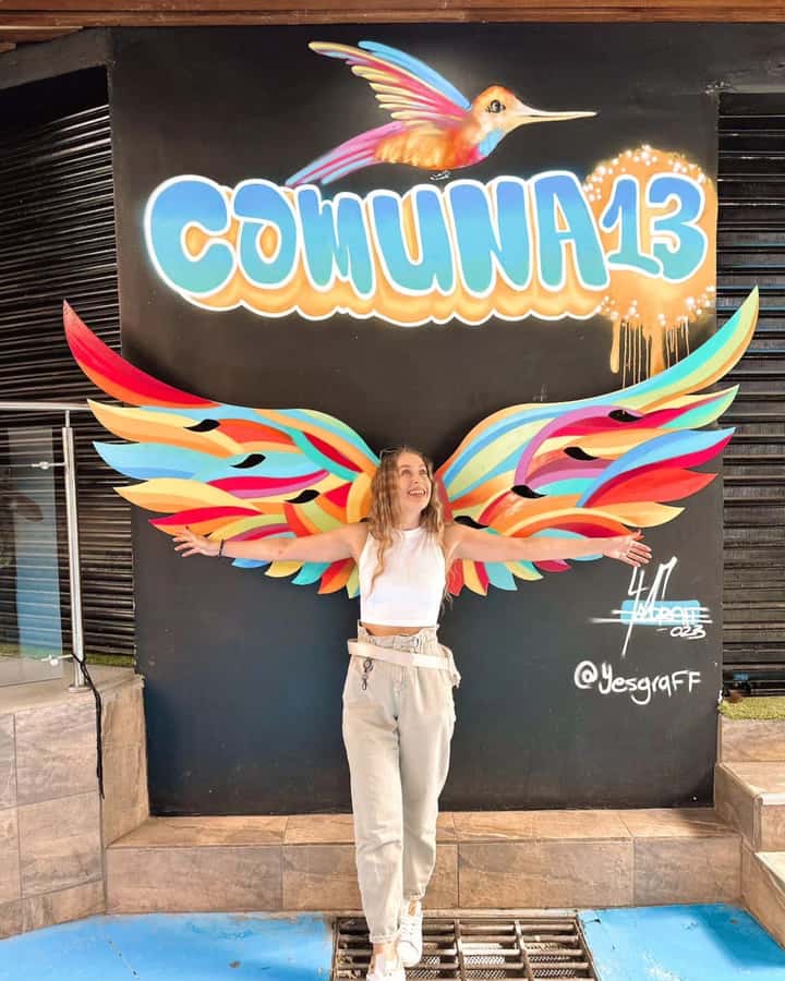 Medellín: Comuna 13 True Story and Street Food Tour - Pace, steps, and comfort: the one practical drawback to plan around