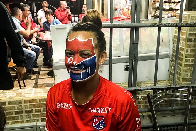 Medellín Football Tour - Pre-Match Fun: Drinks, Jerseys, and Learning the Rivalry Fast