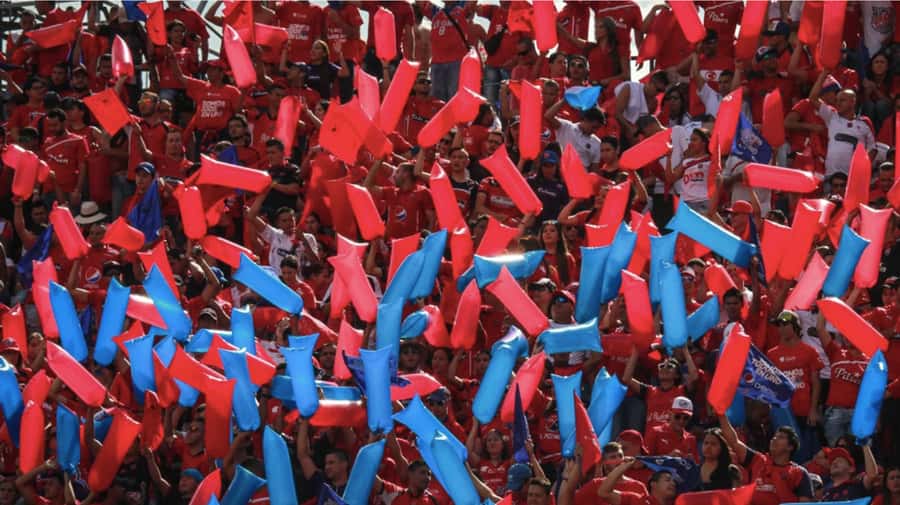 Medellin: Football Tour with Match Tickets and Pre-Game - Getting started at Viajero Hostel and the coach to the pre-game
