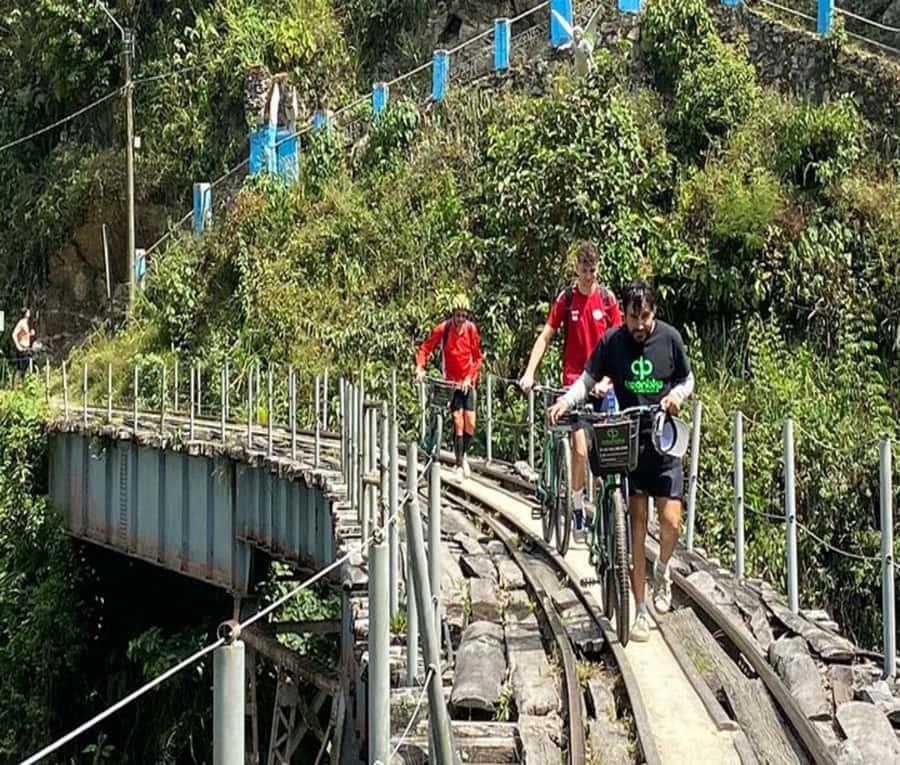 Medellín: Full-Day Mountain Bike Tour with Lunch - Rolling Through Old Rail Tunnels, Bridges, and Viewpoints