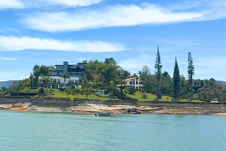 Medellin: Guatape and El Penol Rock Day Trip with Boat Ride - Key points before you go