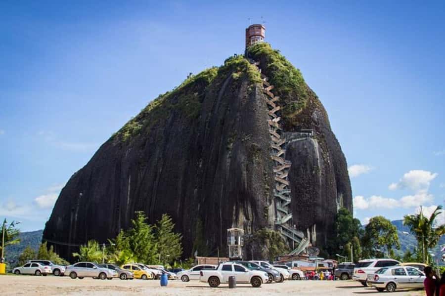 Medellin: Guatape and El Penol Rock Day Trip with Boat Ride - Breakfast and lunch: the included meals that make this day trip feel worth it
