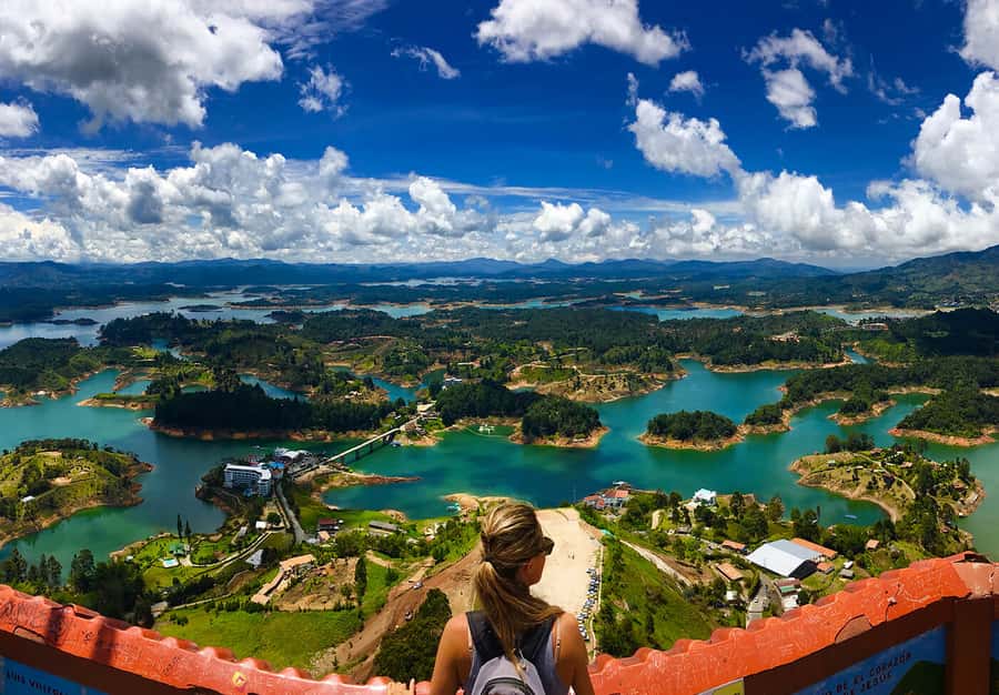 Medellin: Guatapé Day Trip & Boat to Pablo Escobar's Estate - Peñol Rock (Piedra del Peñol): climb if you want the payoff