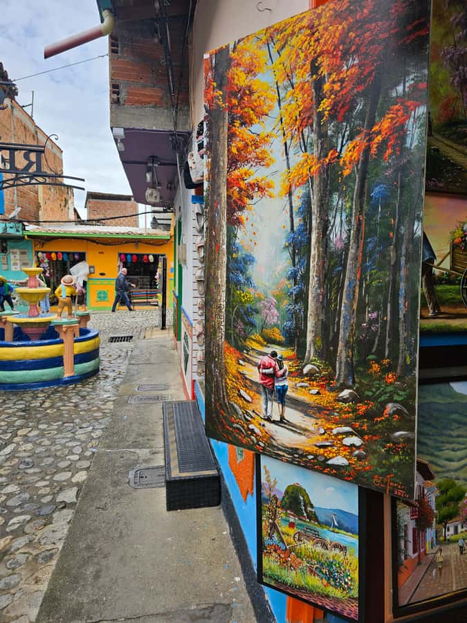 Medellin: Guatape, El Peñol Coffee Farm Private Tour & Fruit - Lunch in Guatapé: Plan for It Since It’s Not Included