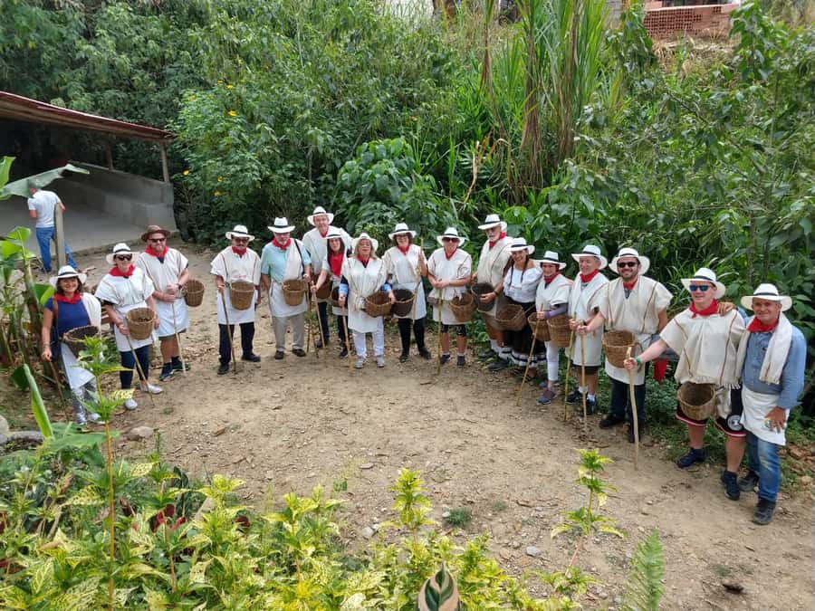 Medellín: Guatape Village with Coffee and Fruit Tasting Tour - Climbing Peñol Rock: 649 steps, no elevator, and a view you earned