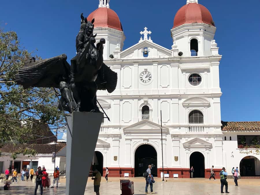 Medellín: Half-Day Private Colonial Towns Tour - El Retiro’s central park and old church: a calm 18th-century start