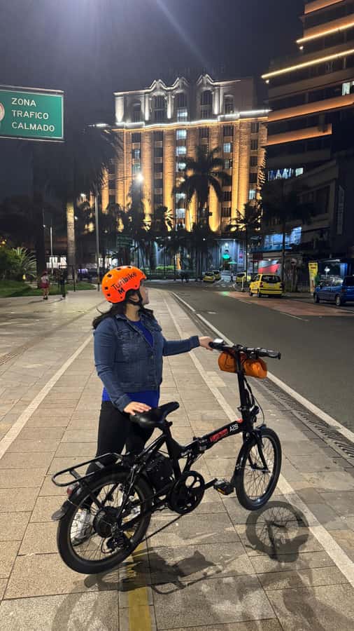 Medellín: History & Local Life Essentials Tour on an E-Bike - Ciudad del Río and the modern edge of Medellín