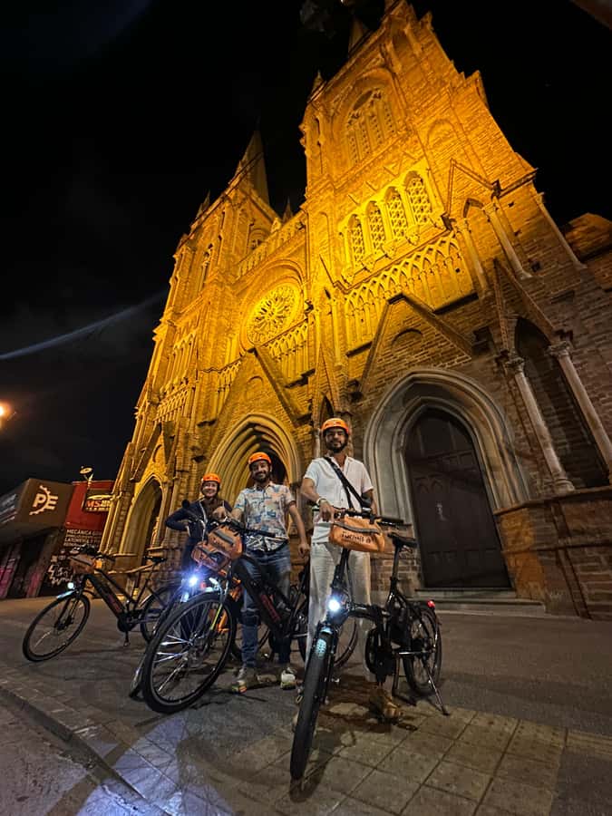 Medellín: History & Local Life Essentials Tour on an E-Bike - San Antonio Park and Botero’s story about rebirth
