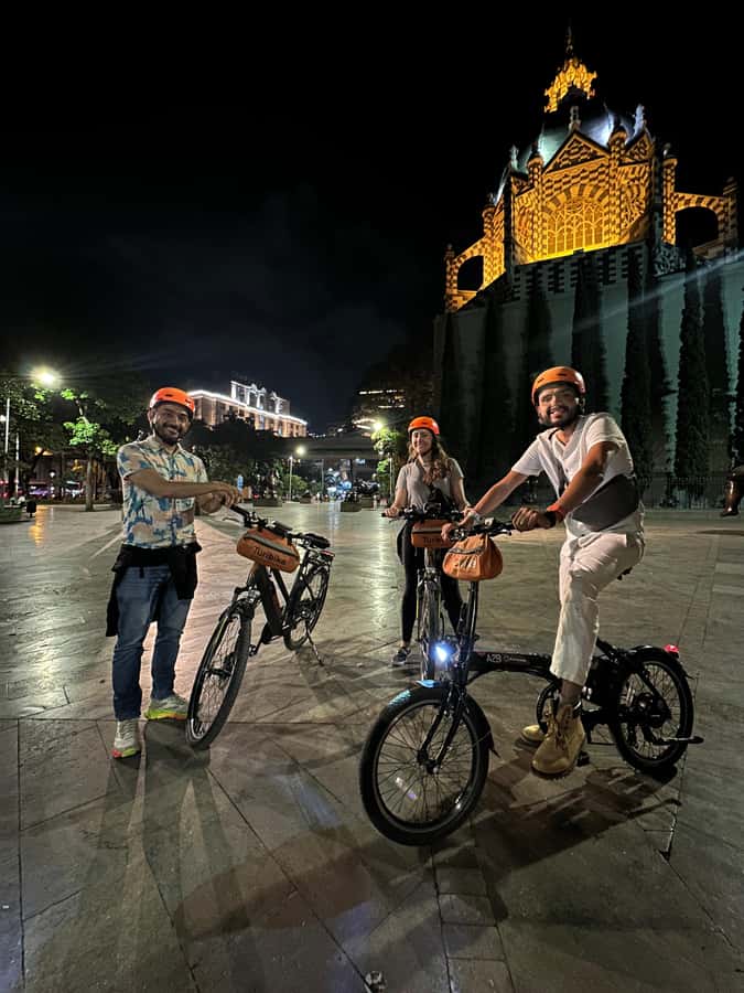 Medellín: History & Local Life Essentials Tour on an E-Bike - Plaza Botero and Parque de las Luces: art, crowds, and context