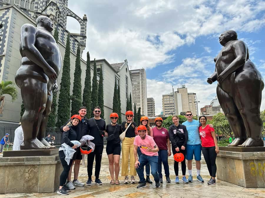 Medellín: History & Local Life Essentials Tour on an E-Bike - Medellín River Parks: the urban oasis effect