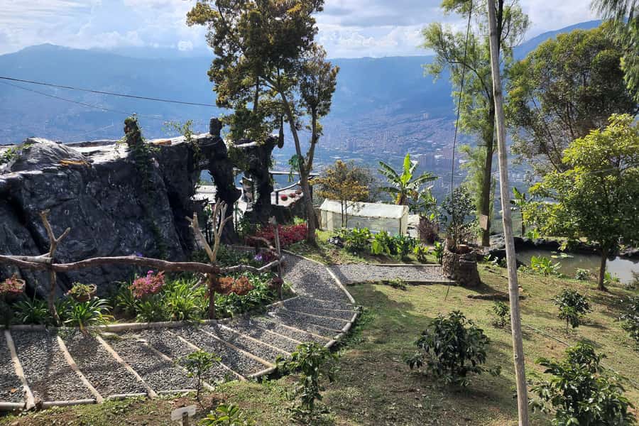 Medellin: Horseback Riding Coffee Farm Tour with Coffee Spa - Price and logistics: is $150 worth it in Medellín?