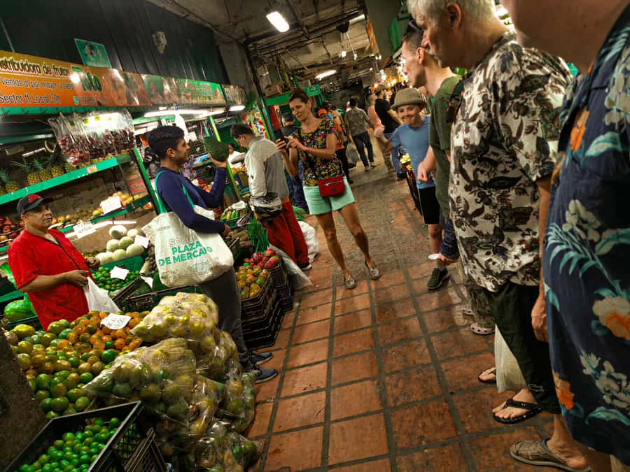 Medellín Multi-sensory Tour in the market, +15 Exotic Fruits - Break Time Segments: Why the Pacing Works Over 2.5 Hours