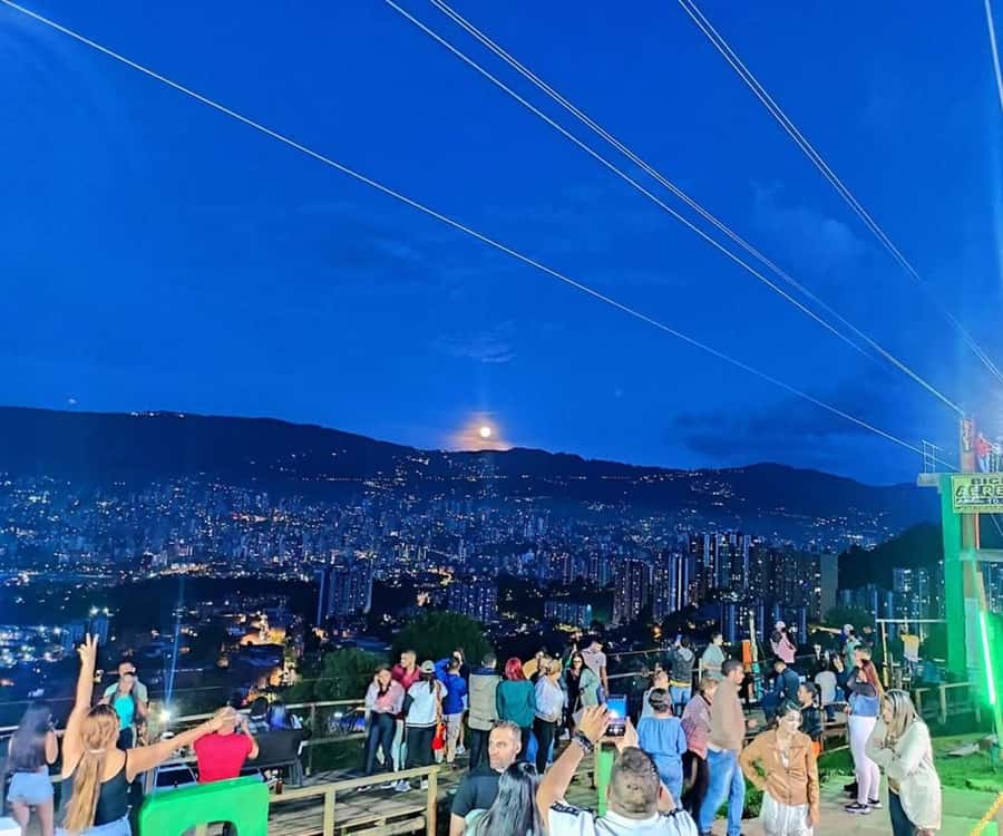 Medellín: One Night in El Cielo Viewpoint with activities - The Mirador El Cielo part: panoramic views and one included activity