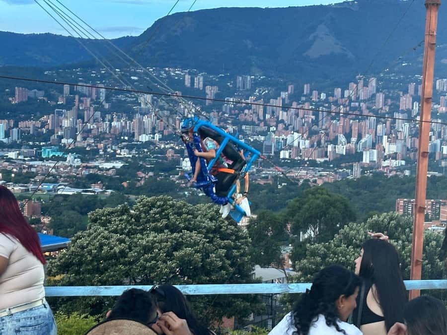 Medellín: One Night in El Cielo Viewpoint with activities - Duration and what it means for planning your evening