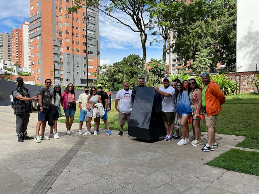 Medellin: Pablo Escobar, Dark Times & the New Medellin Tour - Why the guide style matters (Andrés, Luis Fernando, Daniel)