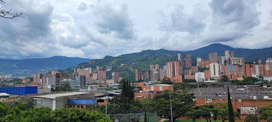 Medellín: Pablo Escobar Historical Tour Complete Experience - La Catedral prison: the cathedral that became captivity