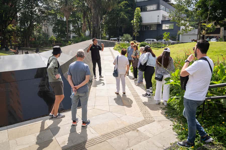 Medellín: Pablo Escobar Tour with Guide and Transportation - Virgen Rosa Mystica: a photo stop with guided context