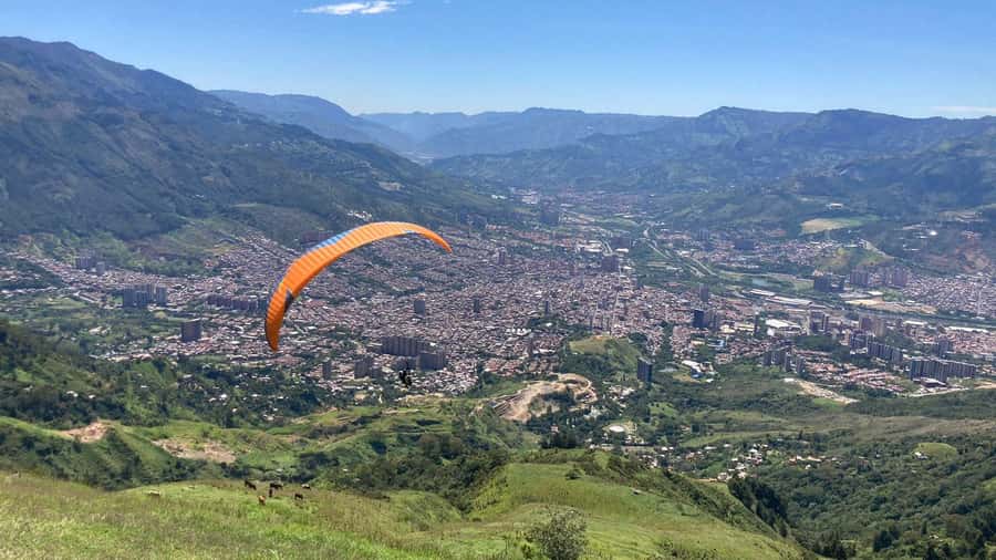 Medellín Paragliding - Go Pro Included - Medellín paragliding from San Félix: what you’re really buying