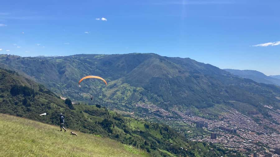 Medellín Paragliding - Go Pro Included - San Félix aerial views: a short preview before the main moment