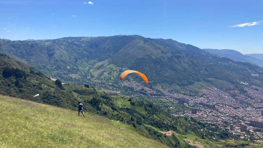 Medellín Paragliding - Go Pro Included - Who this Medellín paragliding tour fits best