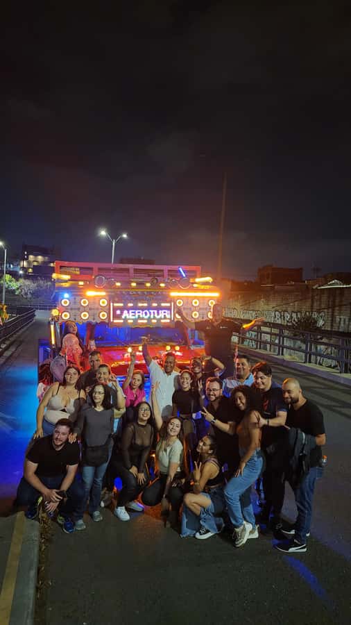 Medellin: Party Bus with DJ & Street Food Tastings - Timing Breakdown: The 4 Stops That Shape the Mood