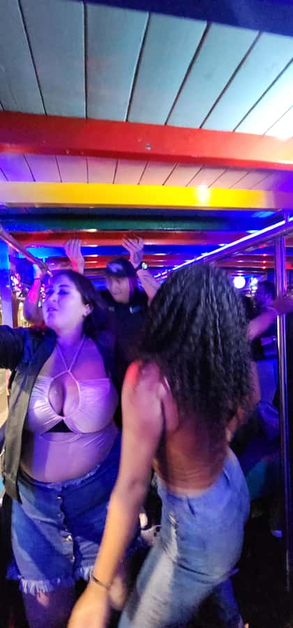 Medellin: Party Bus with DJ & Street Food Tastings - Street-Food Tastings: What You Actually Get