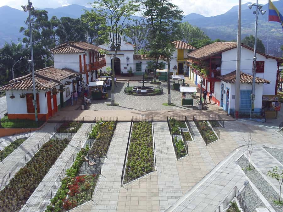 Medellin: Private City Tour - Metro or MetroCable: The Local Transit Trick That Feels Like Sightseeing