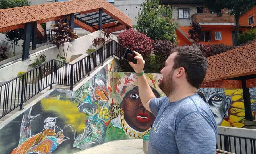 Medellín: Private City Tour and Comuna 13 Tour - Comuna 13 and Operation Orion: understanding Medellín’s hard chapter