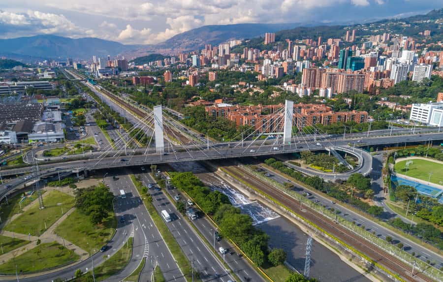 Medellín: Private City Tour with Metrocable and Comuna 13 - Price and What It Includes (So You Can Plan Meals and Cash)