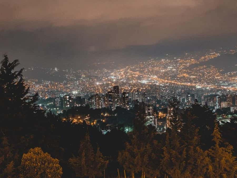 Medellín: Private Food Tour With The Best Viewpoints. - Small logistics that actually matter (pickup zones, timing, comfort)