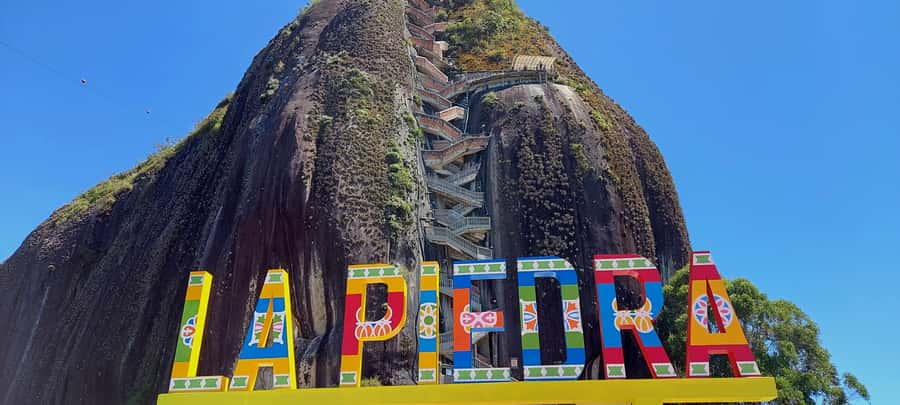 Medellín: Private Guatapé Tour w/ Breakfast, Lunch & Cruise - El Peñol Climb: 740 Steps and a 220-Meter View