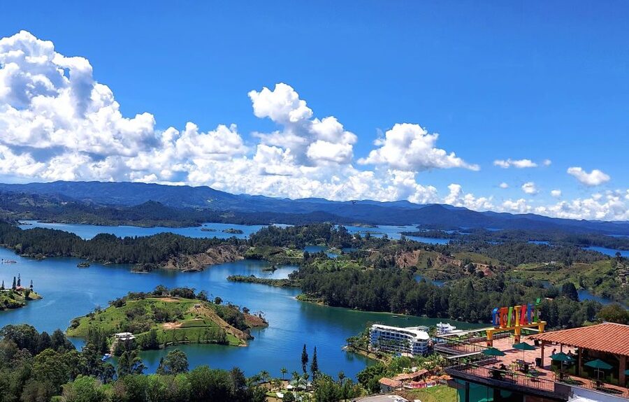 Medellín: Private Guatapé Tour w/ Breakfast, Lunch & Cruise - Breakfast and Lunch: What You Actually Get for Your Day