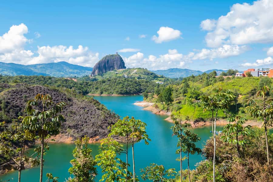 Medellín: Private Guatapé Tour w/ Breakfast, Lunch & Cruise - Private Group Pacing: Guides Like Nelson, Hector, and Mateo