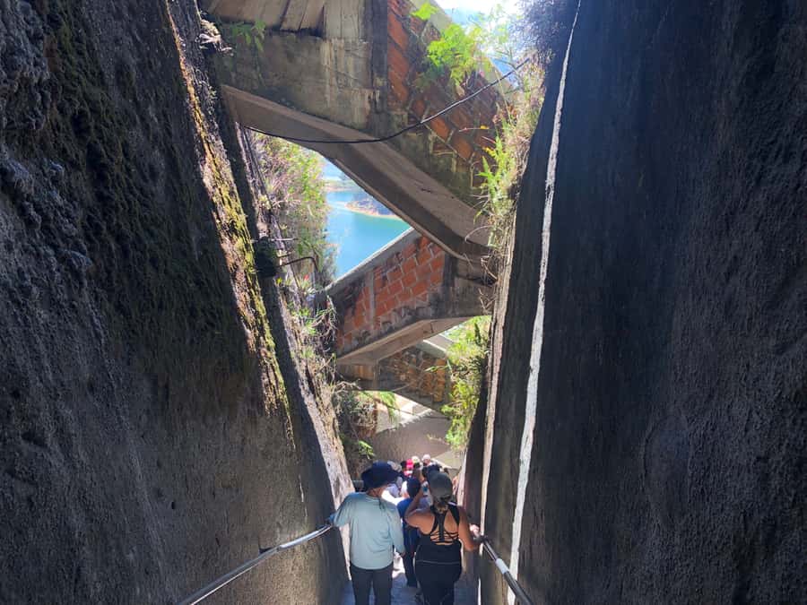 Medellín: Private Guatapé with Peñol Tickets and Boat Ride - Timing, crowds, and how your private guide helps