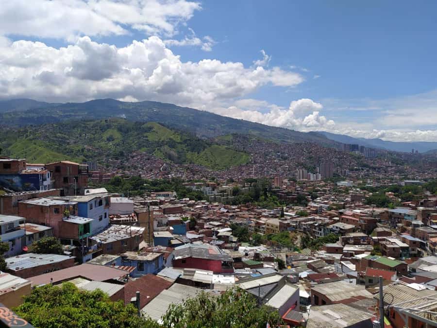 Medellín: Private Pablo Escobar and Comuna 13 Tour - Private car + hotel pickup: why the format matters