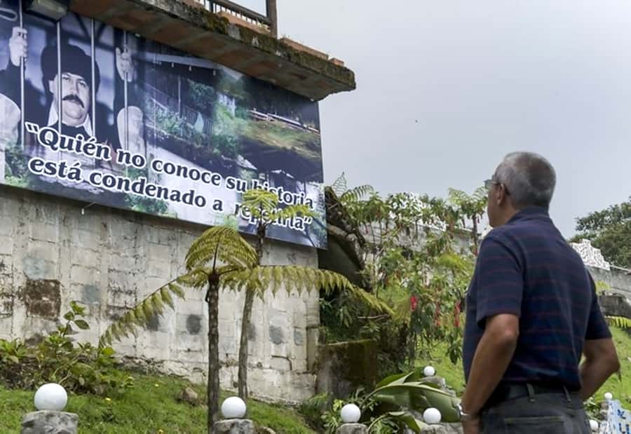 Medellín: The Real Pablo Escobar Tour - A Pablo Escobar tour that keeps its footing