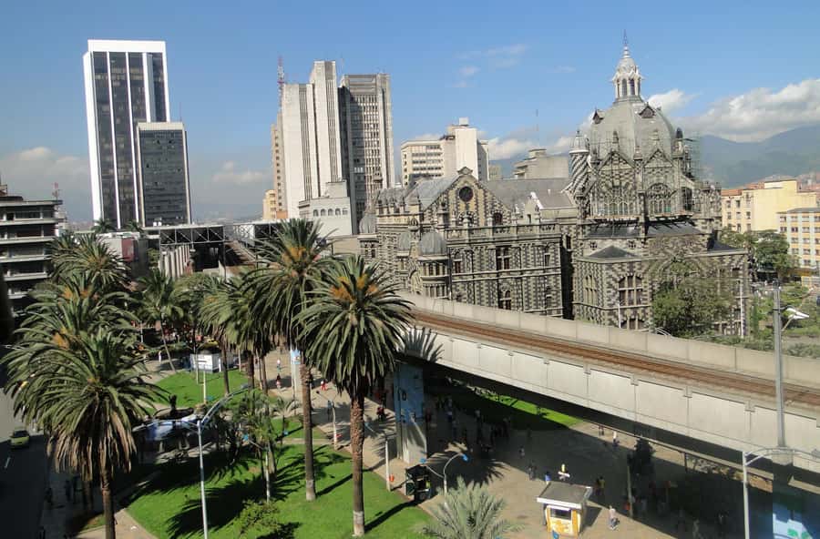 Medellín: Walking Tour with Cable Car and Botero Plaza - The Cable Car That Solves a Real Problem, Not Just a Sight