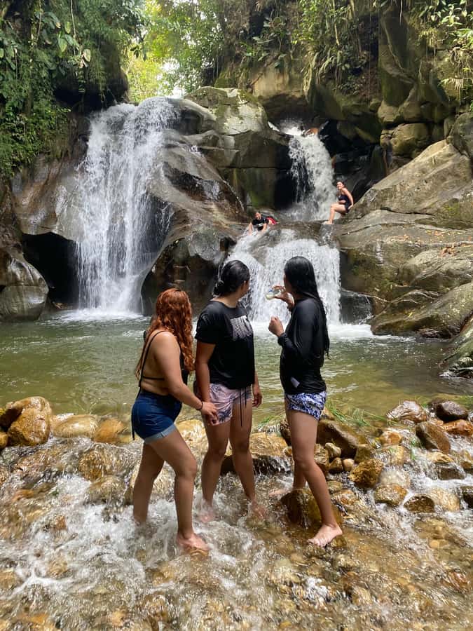 Medellin: waterfalls and naturals poolls tour - The simple appeal: waterfalls near Medellín without the hassle