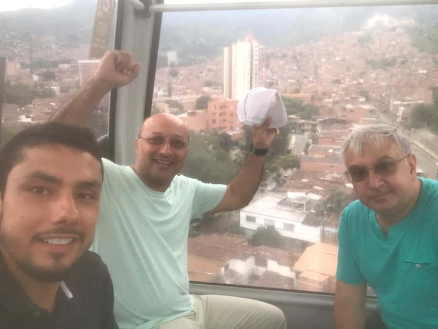 pablo, comuna 13 & cable car express tour - Comuna 13: understanding the timeline, not just the skyline