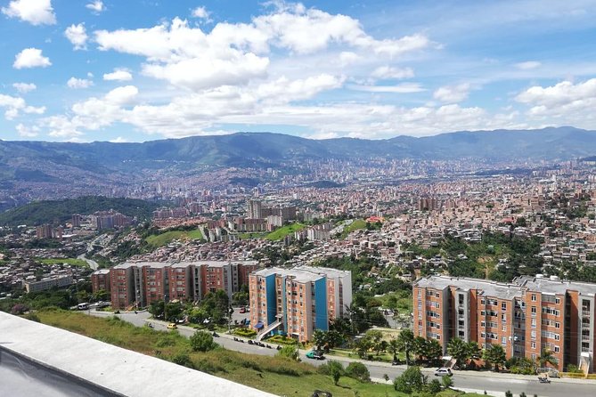 Pablo Escobar tour and comuna 13 - Medellín With No Guesswork: Private Vehicle, Pickup, and Real Timing