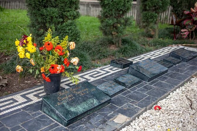 Pablo Escobar Tour in Medellin Private - Stop 1: Parque Memorial Inflexion and the victims-focused message