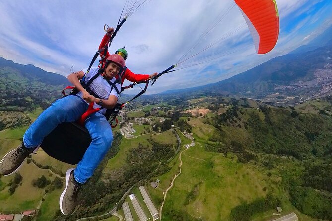 Paragliding flight in Medellin with expert pilots - The top praises that matter when you’re choosing a flight