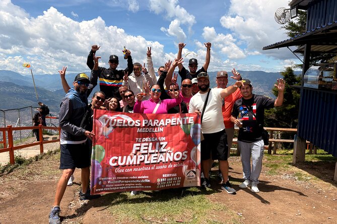 Paragliding in Medellin. - Safety First: Insurance, Certified Pilots, and Equipment That Matters