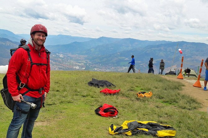Paragliding in Medellin Includes GoPro and Pick up & Drop off - Flying from 7,000 Feet Above Medellín