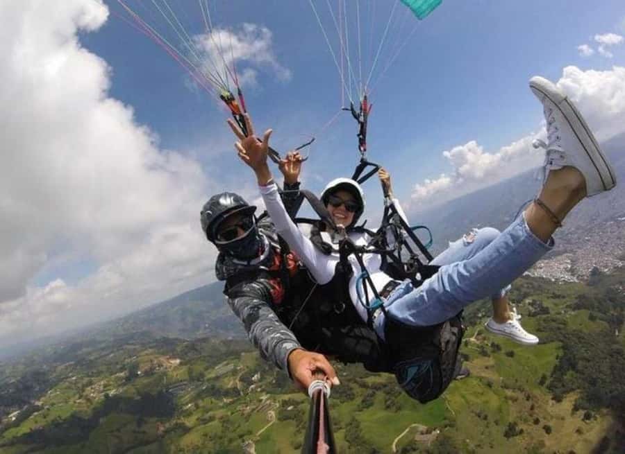 Paragliding Medellin with Transportation and free Videos - Price and Value: What $124 Buys in a 4-Hour Day